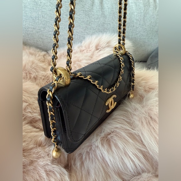 Chanel mini Flap bag with adjustable chain - Picture 11 of 12